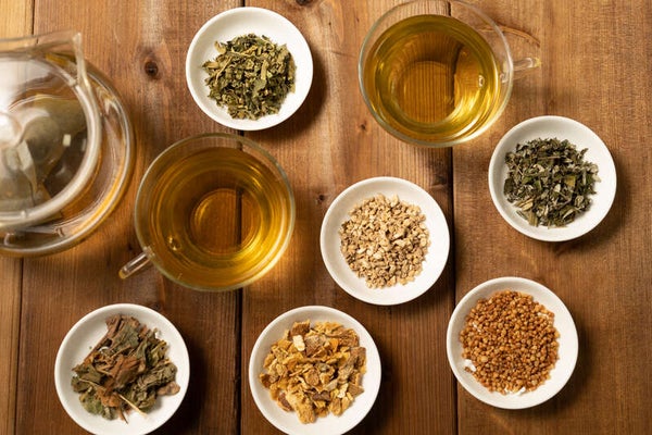 【大分駅発】 大人の女子旅 in 伊万里 ~心と身体に向き合う茶のブレンド体験と開窯350年の大川内山散策~日帰り1